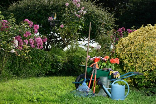 Governing law and final contract terms for gardeners